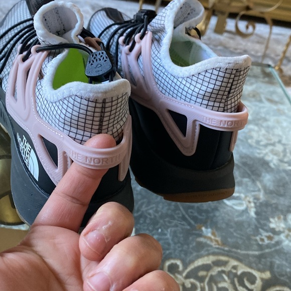 The North Face Women’s Oxeye Tech TNF White/TNF Black shoes - Picture 7 of 17